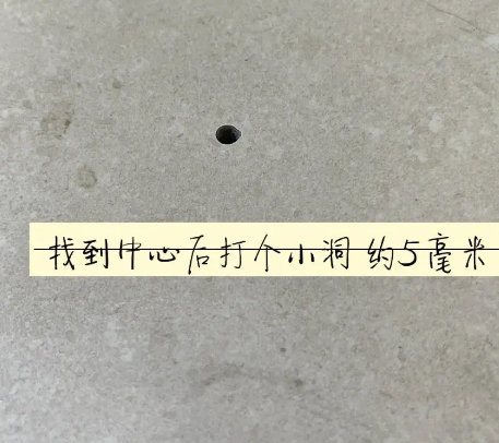 慈利瓷砖空鼓维修公司专业解答在瓷砖铺贴过程中，如果砂料搅拌不均匀，将会带来以下问题